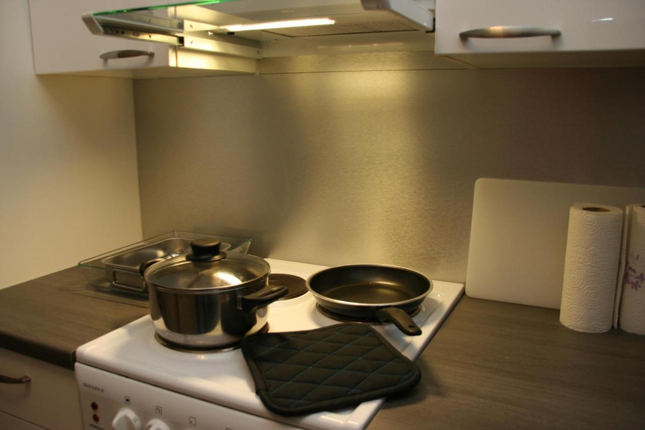 City Apartments Turku - 1 Bedroom Apartment With Private Sauna الغرفة الصورة
