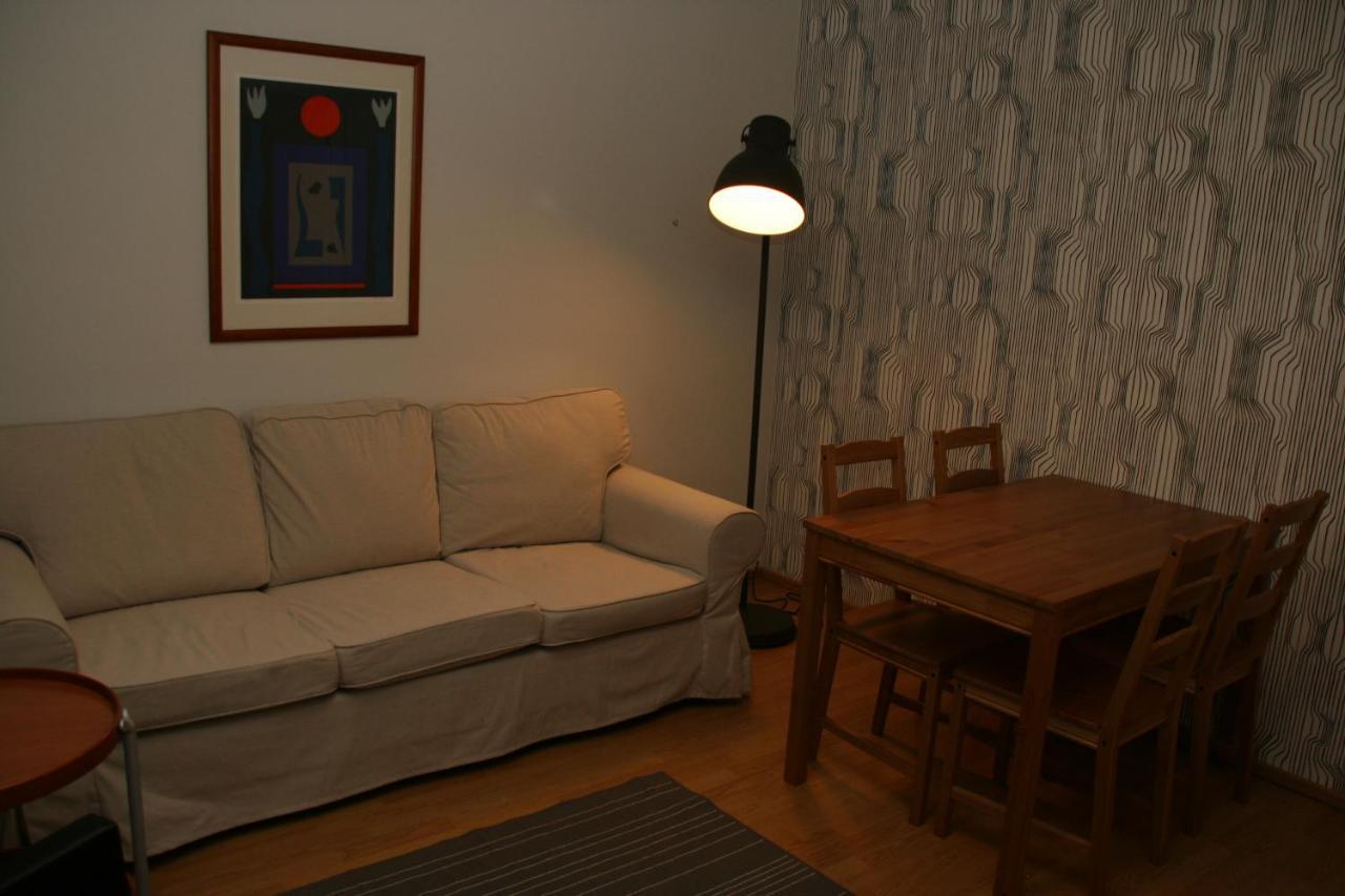 City Apartments Turku - 1 Bedroom Apartment With Private Sauna الغرفة الصورة